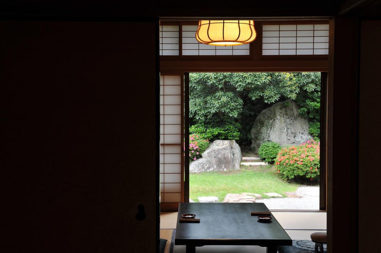 Готель Hagi No Yado Tomoe Екстер'єр фото